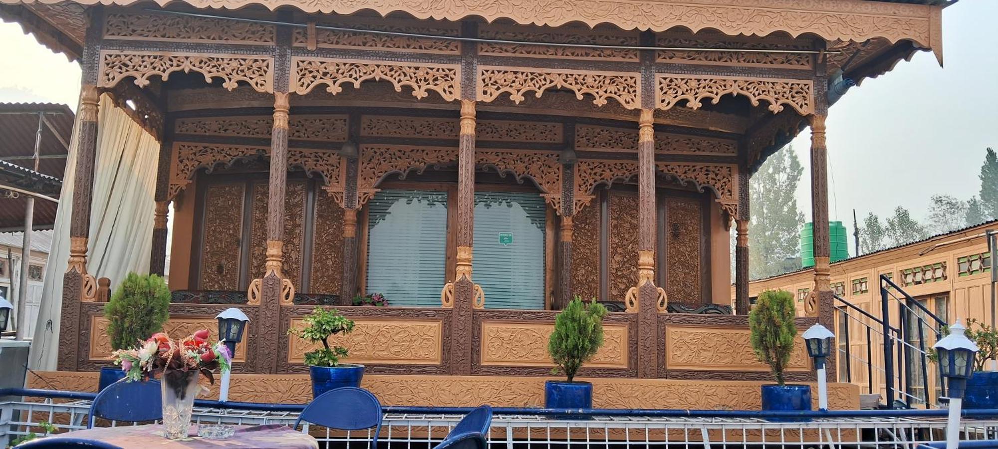 Goona Palace Houseboats Srīnagar Esterno foto