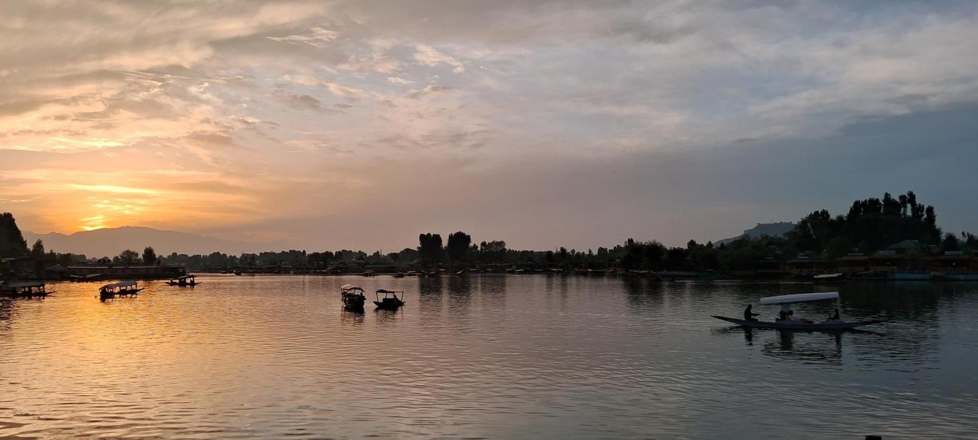 Goona Palace Houseboats Srīnagar Esterno foto