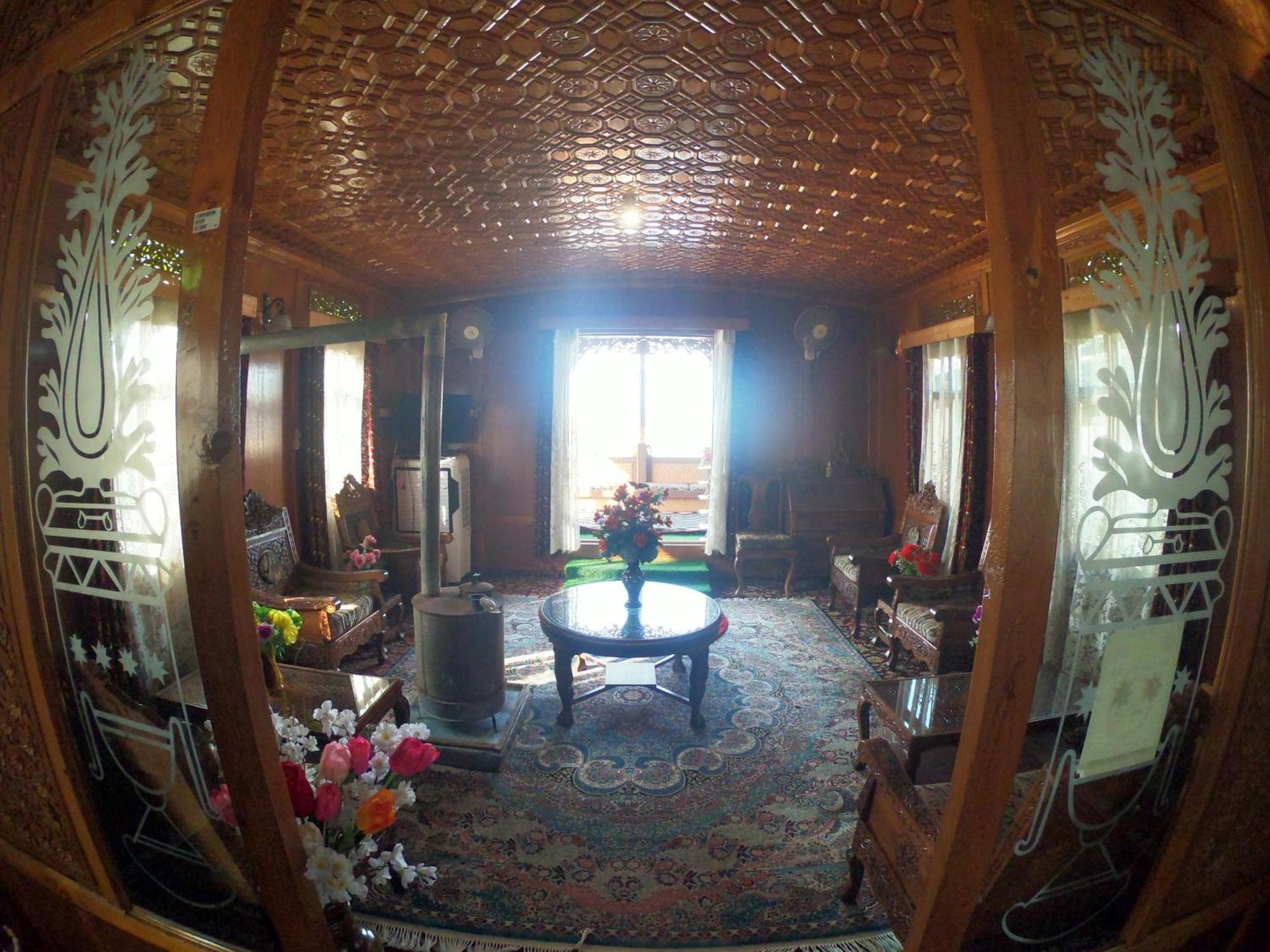 Goona Palace Houseboats Srīnagar Esterno foto