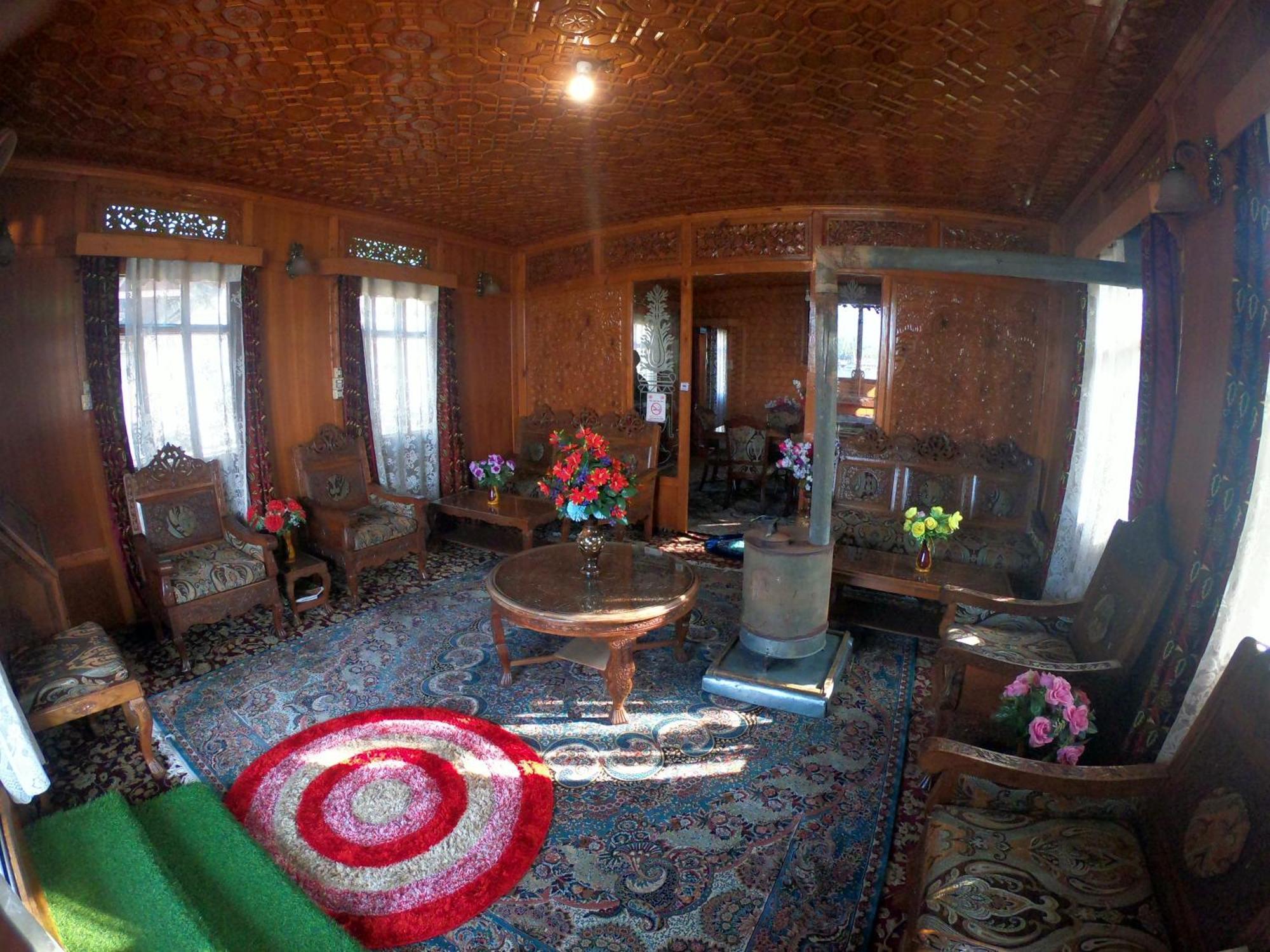 Goona Palace Houseboats Srīnagar Esterno foto