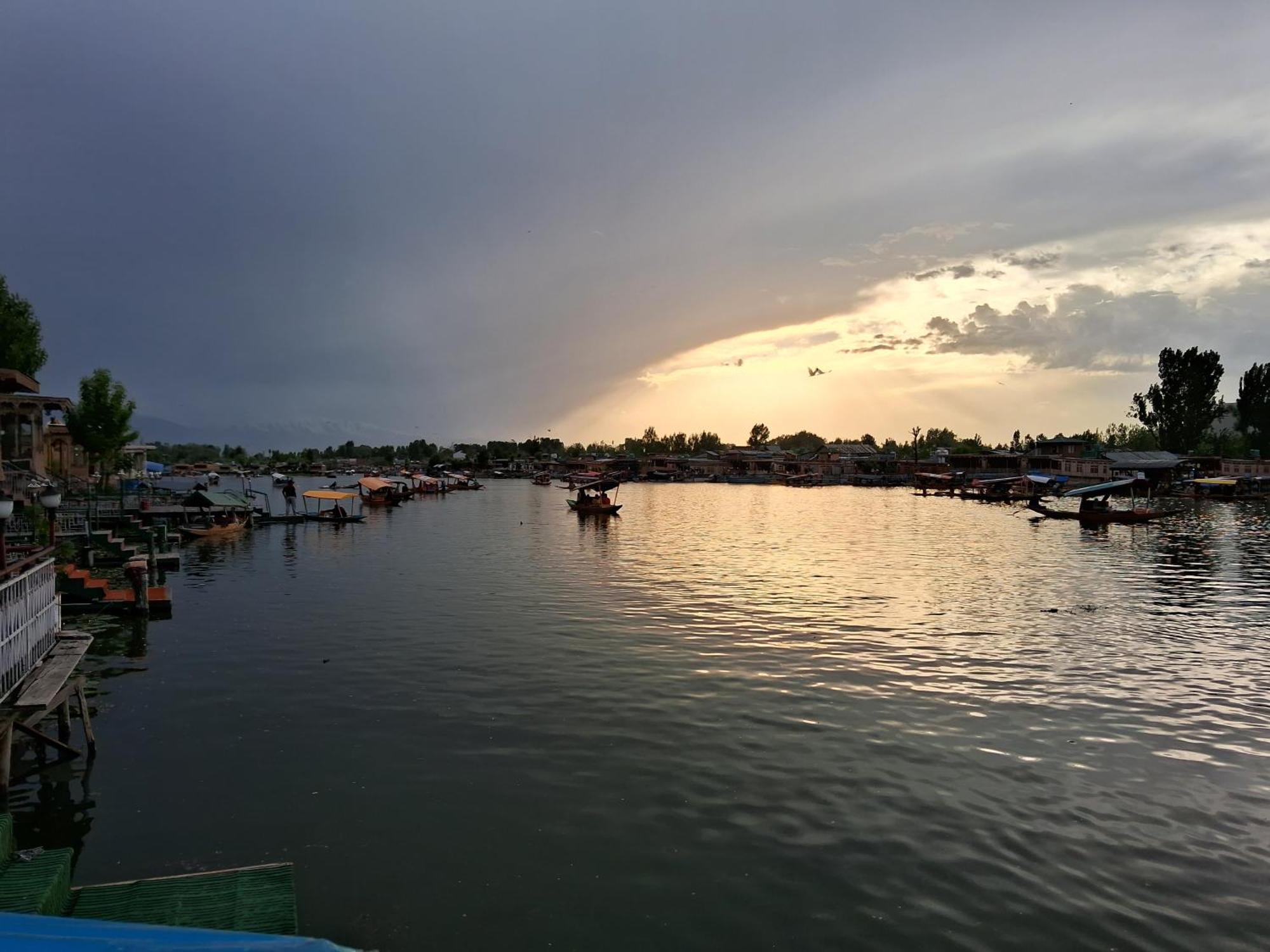 Goona Palace Houseboats Srīnagar Esterno foto