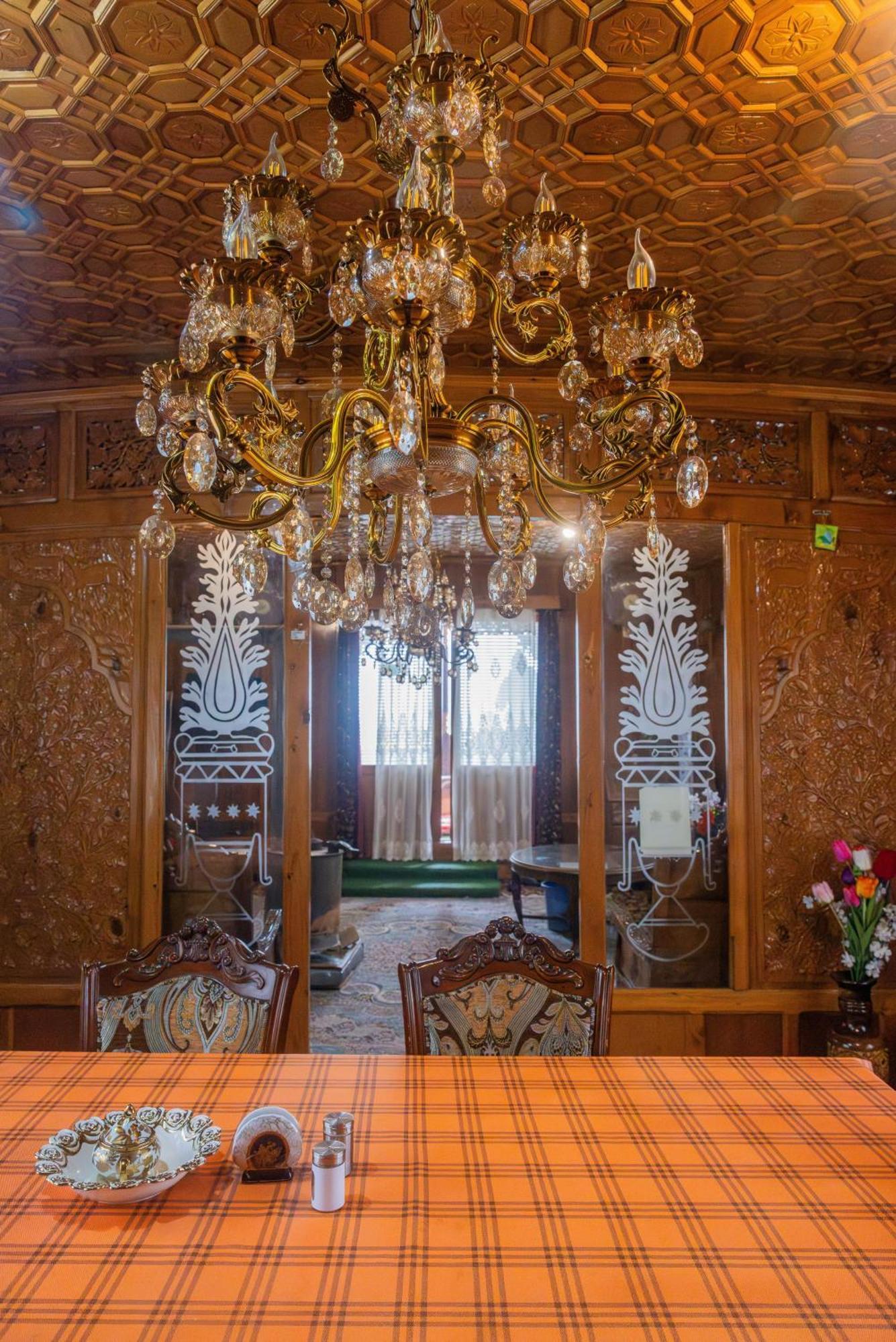 Goona Palace Houseboats Srīnagar Esterno foto