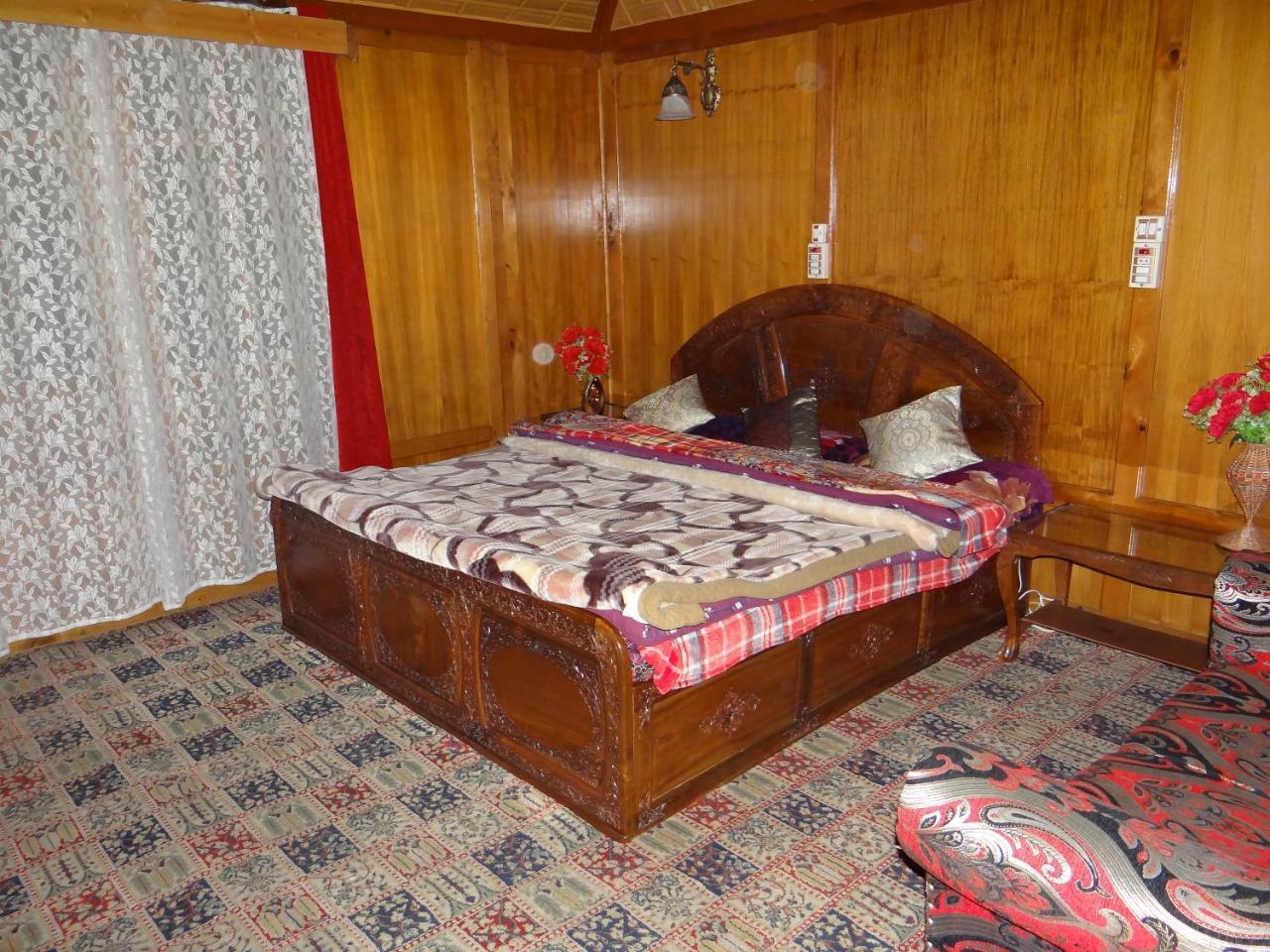Goona Palace Houseboats Srīnagar Esterno foto