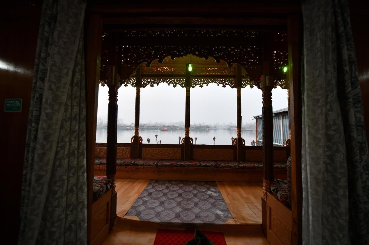 Goona Palace Houseboats Srīnagar Esterno foto