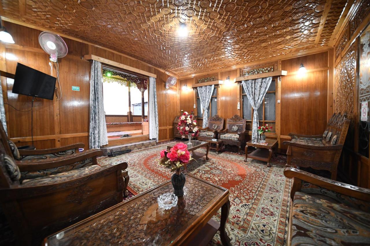 Goona Palace Houseboats Srīnagar Esterno foto