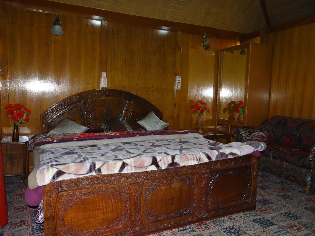 Goona Palace Houseboats Srīnagar Esterno foto